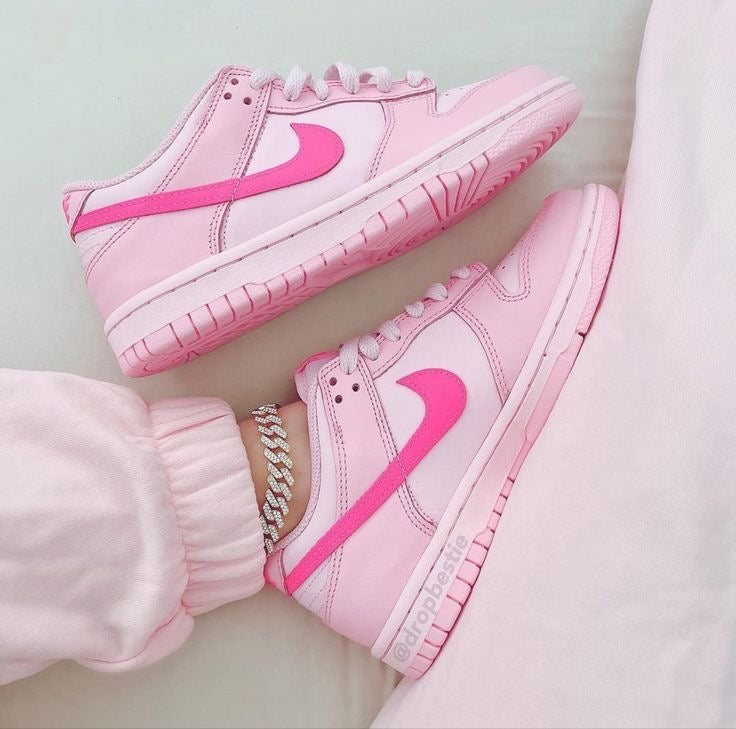 Nike Dunk Low GS Triple Pink