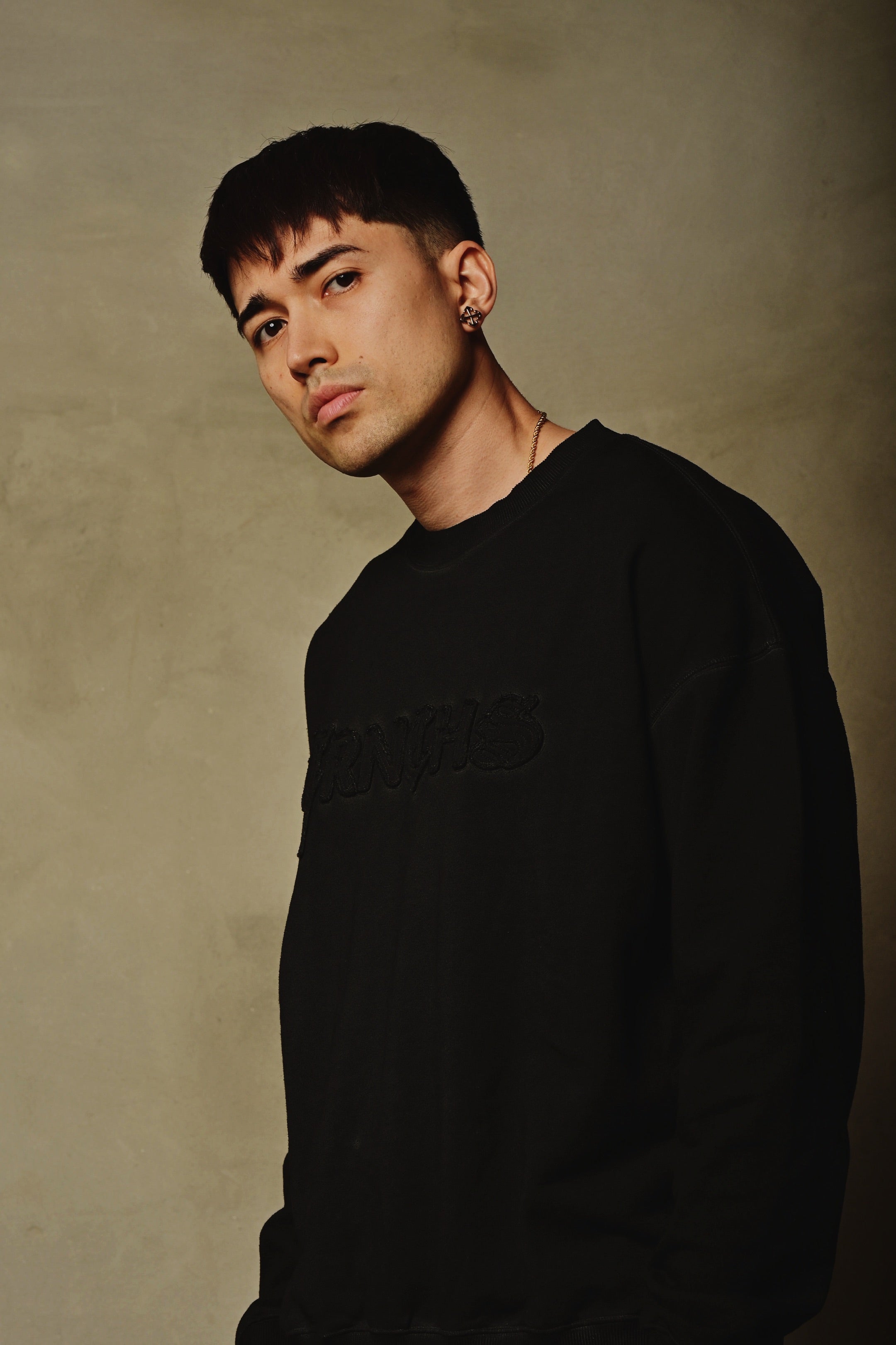 "MAWADA" Black Crewneck