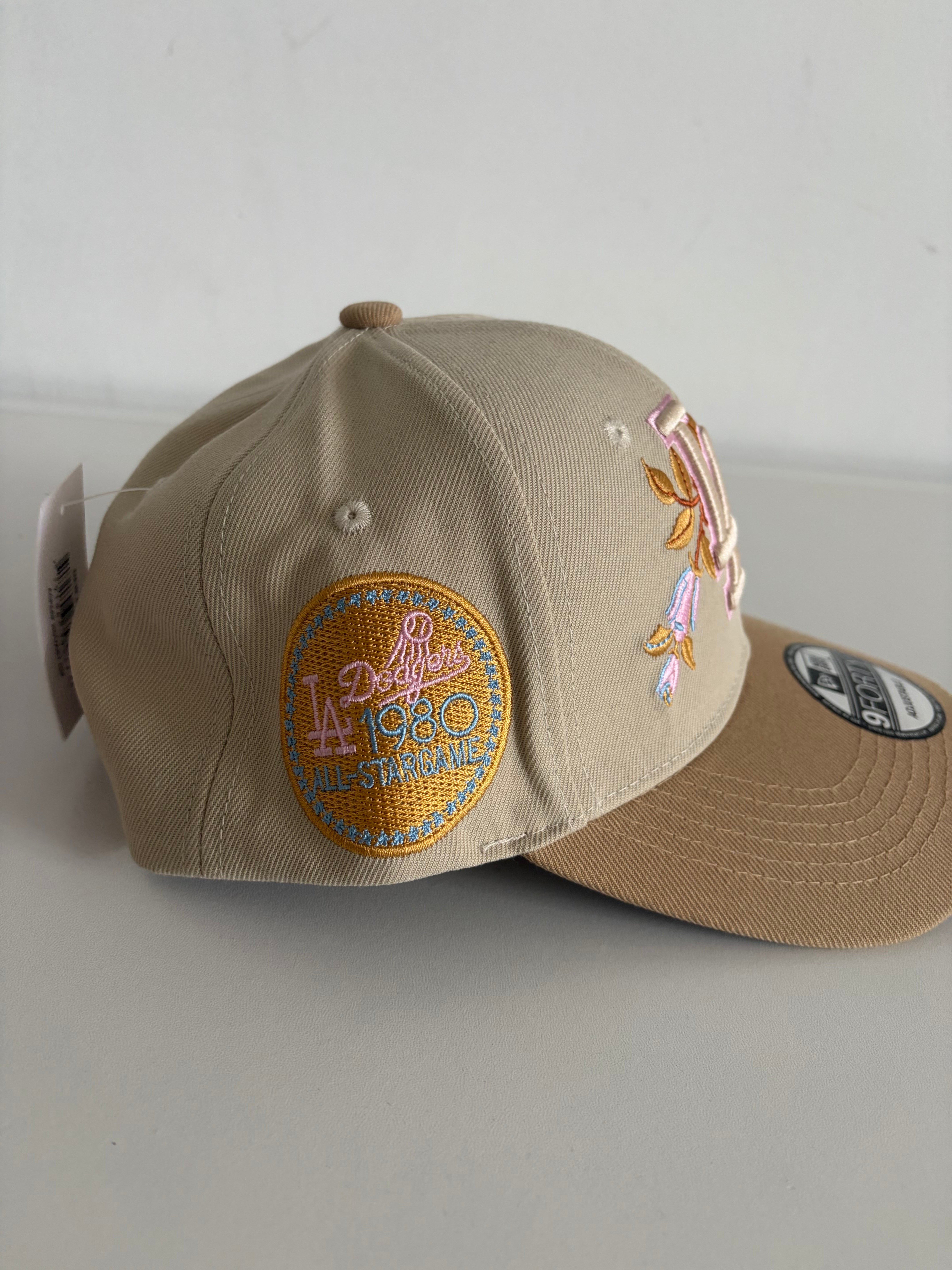 New Era LA Dodgers Floral 9FORTY Adjustable Cap – Beige/Pink