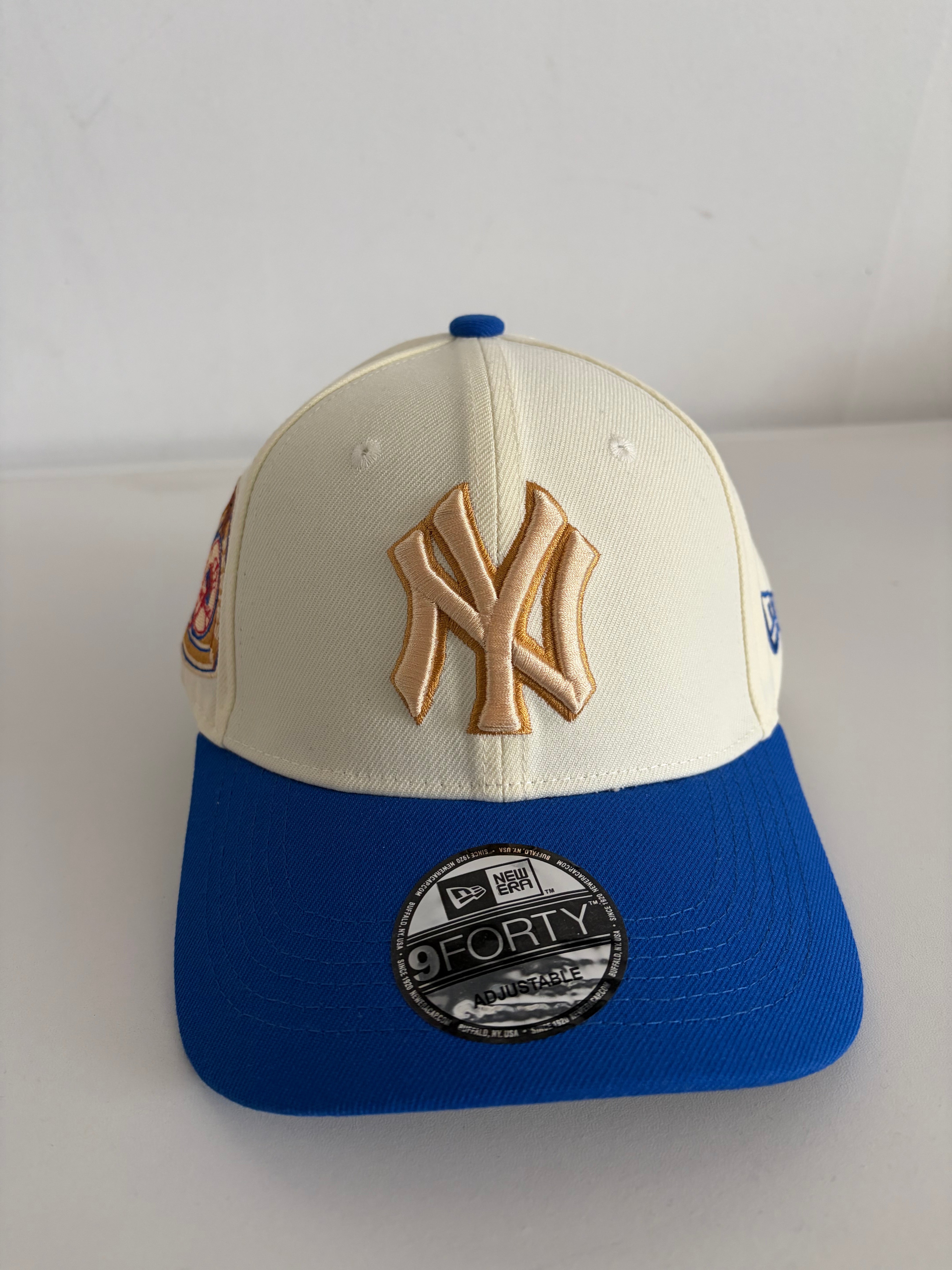 New Era New York Yankees 9FORTY Adjustable Cap – Cream/Blue with World Series Patch