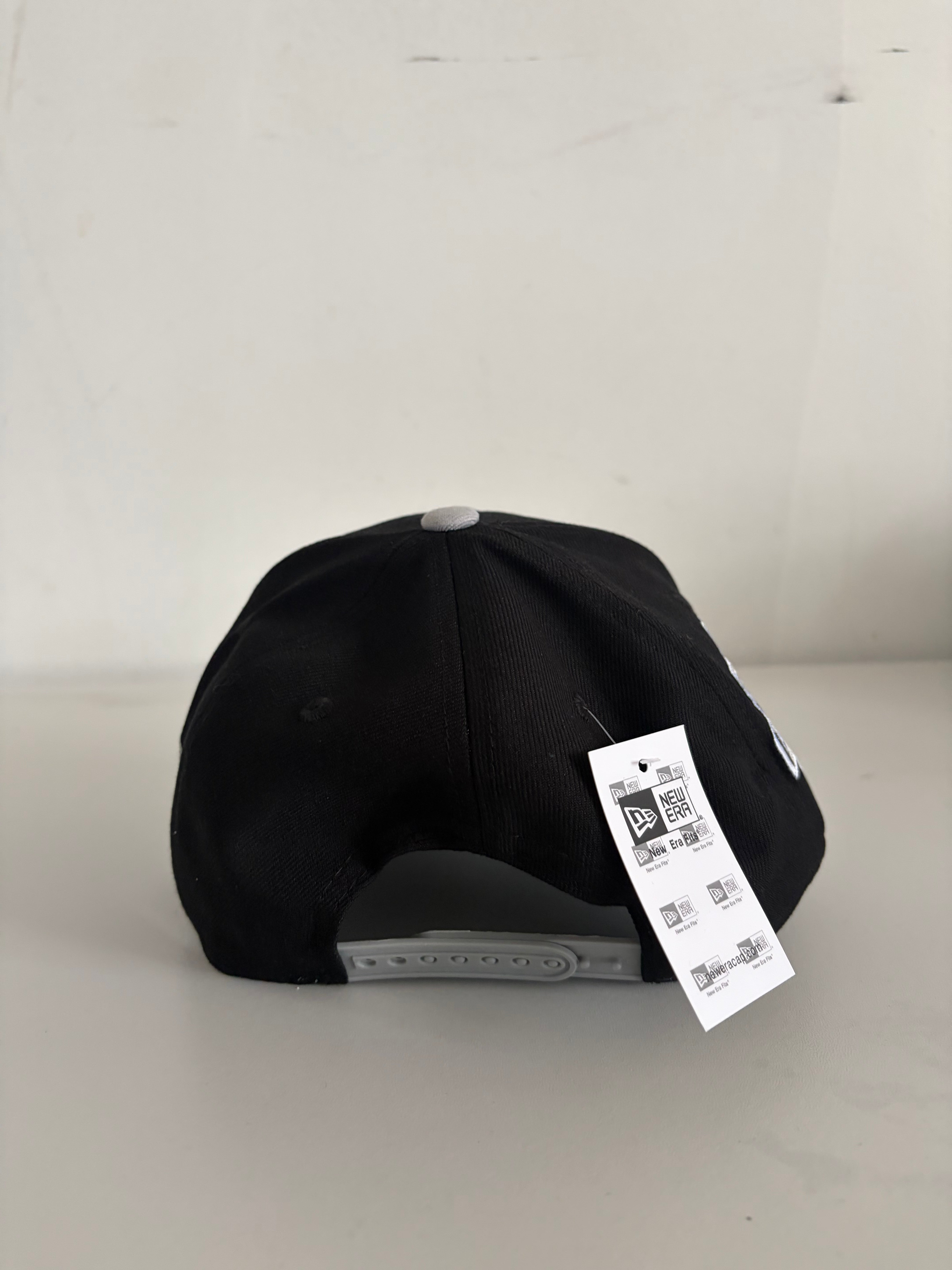 New Era Chicago White Sox 9FORTY cap in black and grey, back view
