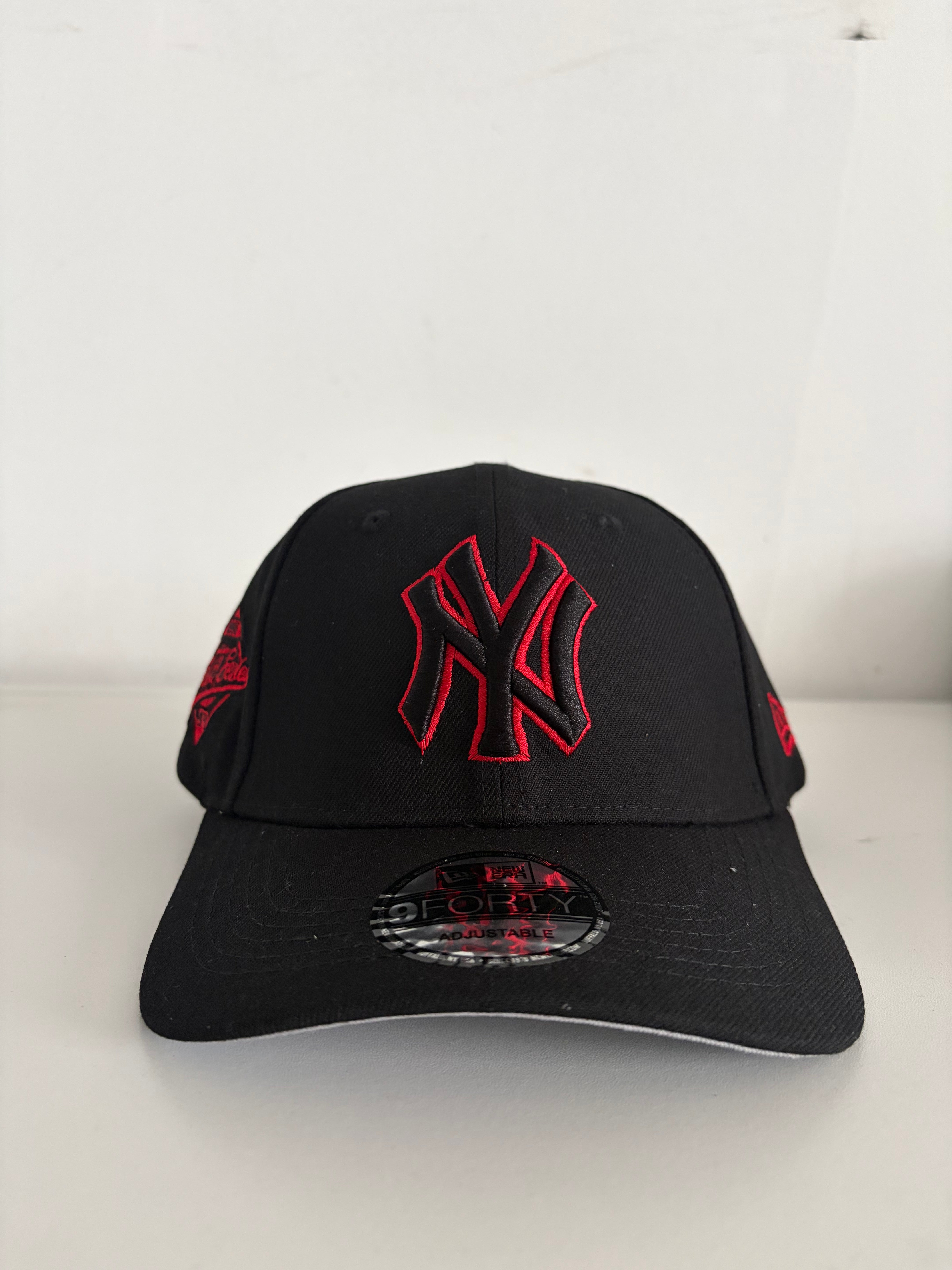 New Era New York Yankees 9FORTY Adjustable Cap – Black & Red World Series Edition