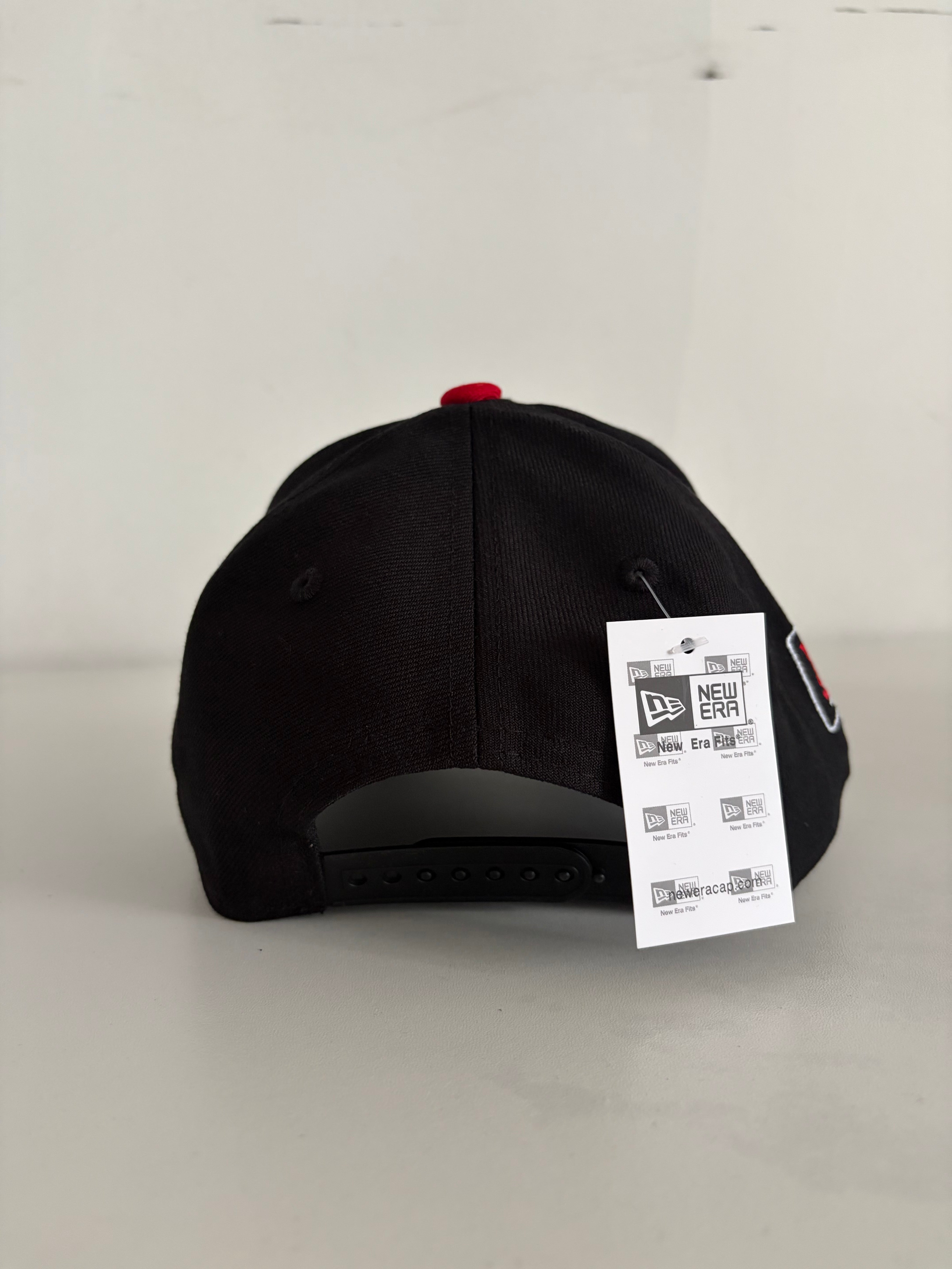 New Era LA Dodgers 9FORTY cap in black and red, back view