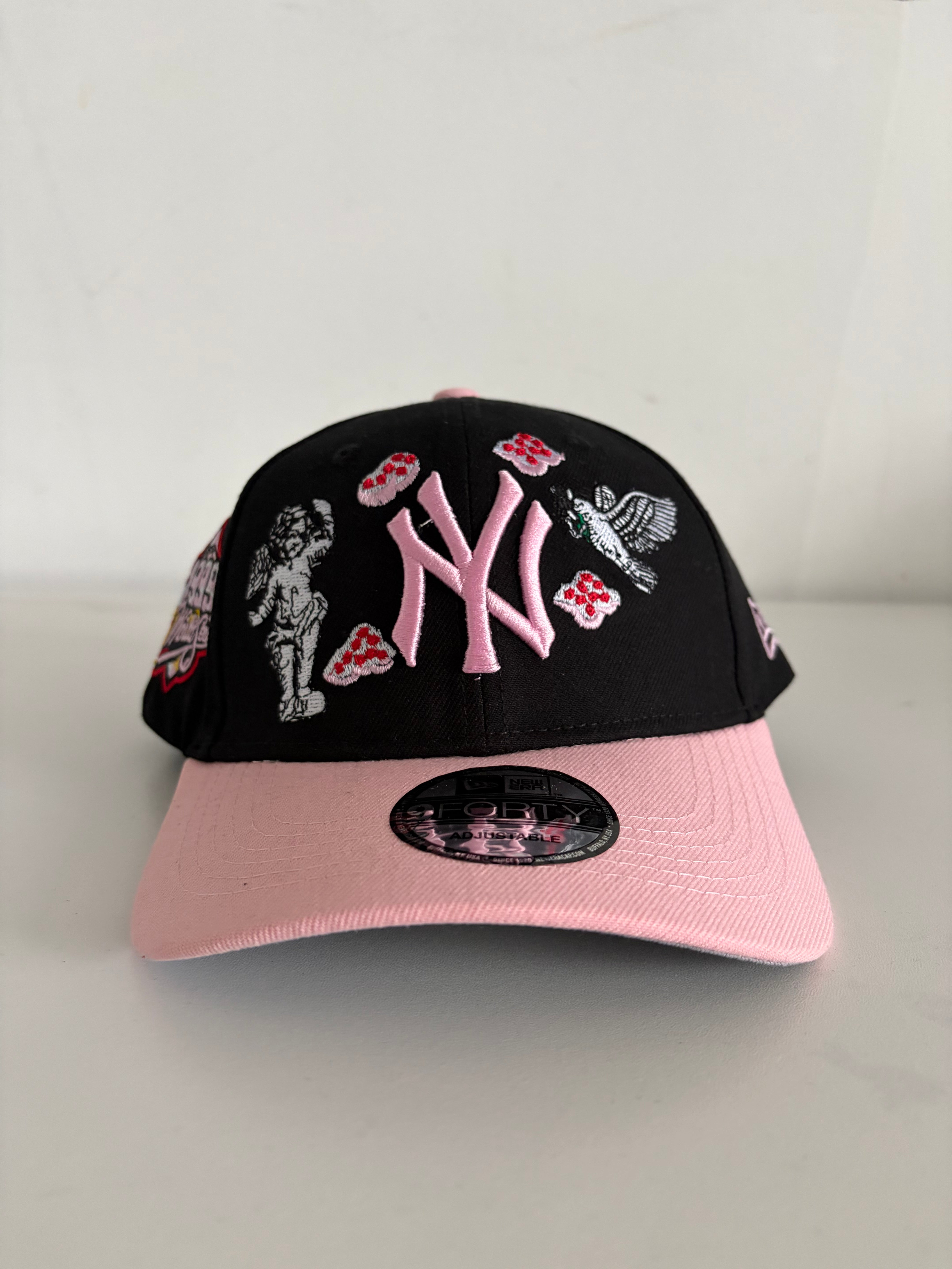 New Era New York Yankees 9FORTY Adjustable Cap – Black/Pink w/ Angel & 1999 World Series Patch