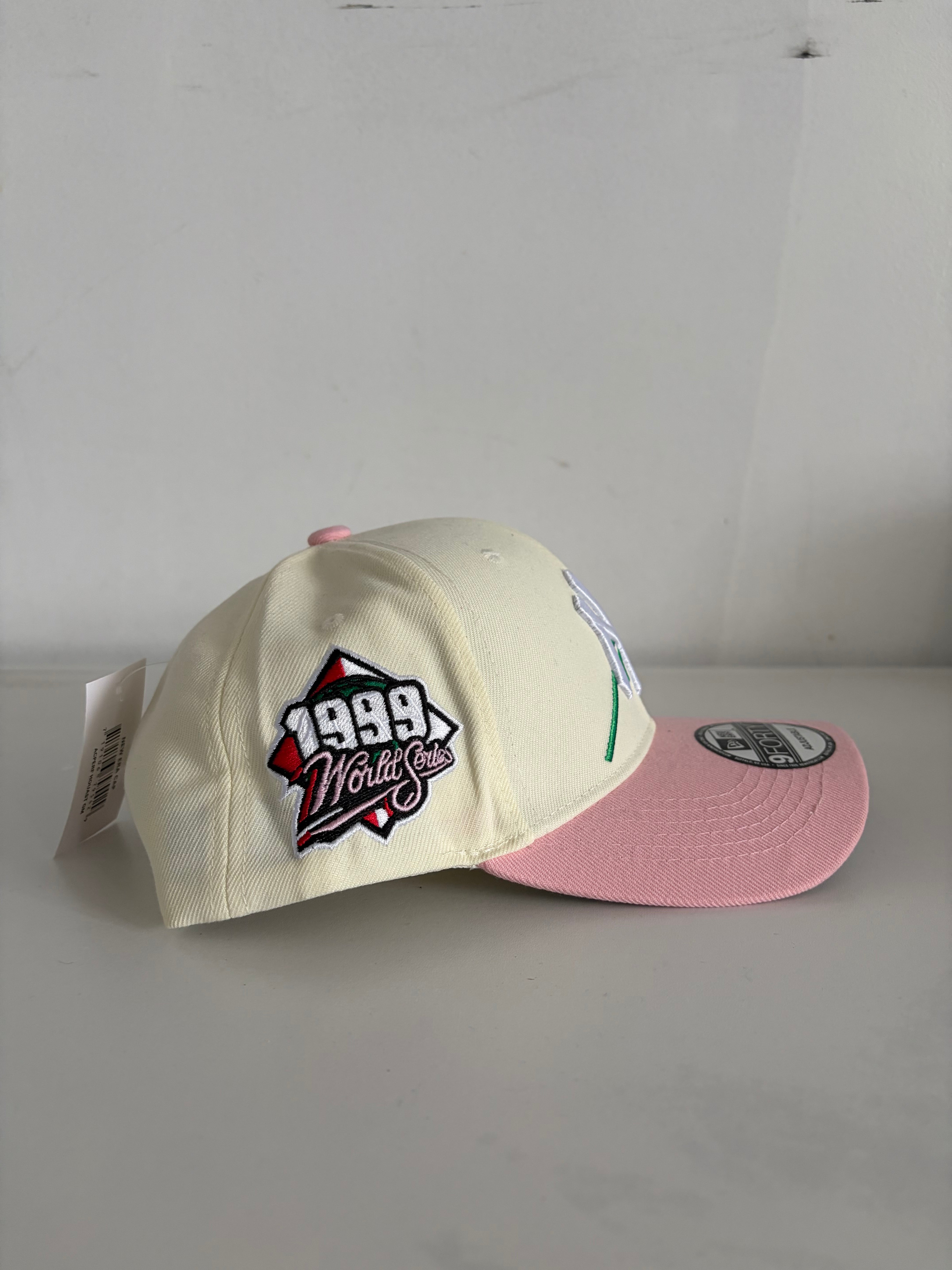 New Era New York Yankees 9FORTY Adjustable Cap – Cream/Pink w/ Rose & 1996 World Series Patch
