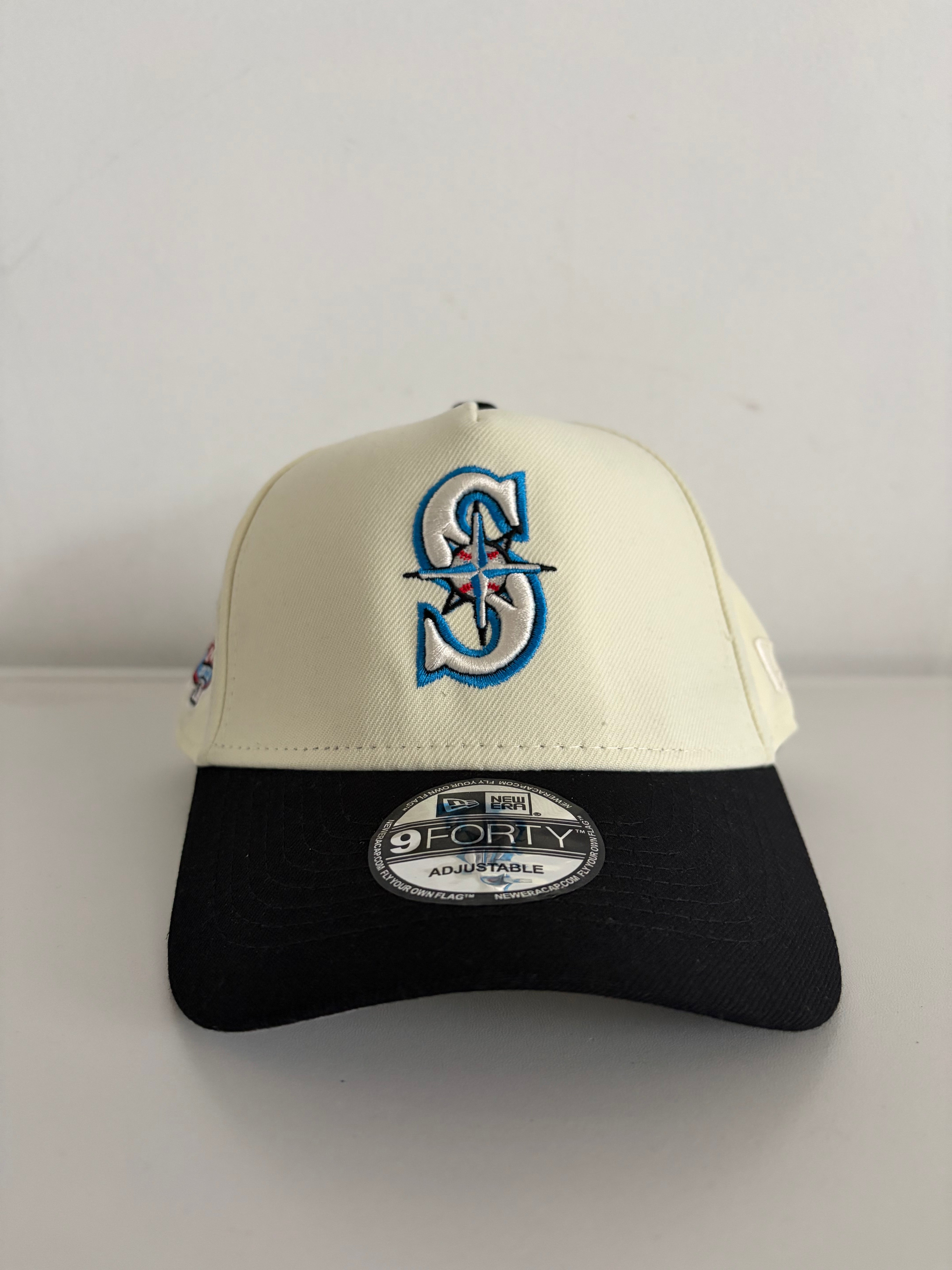 New Era Seattle Mariners 9FORTY Adjustable Cap – Cream/Black w/ 2001 All-Star Game Patch