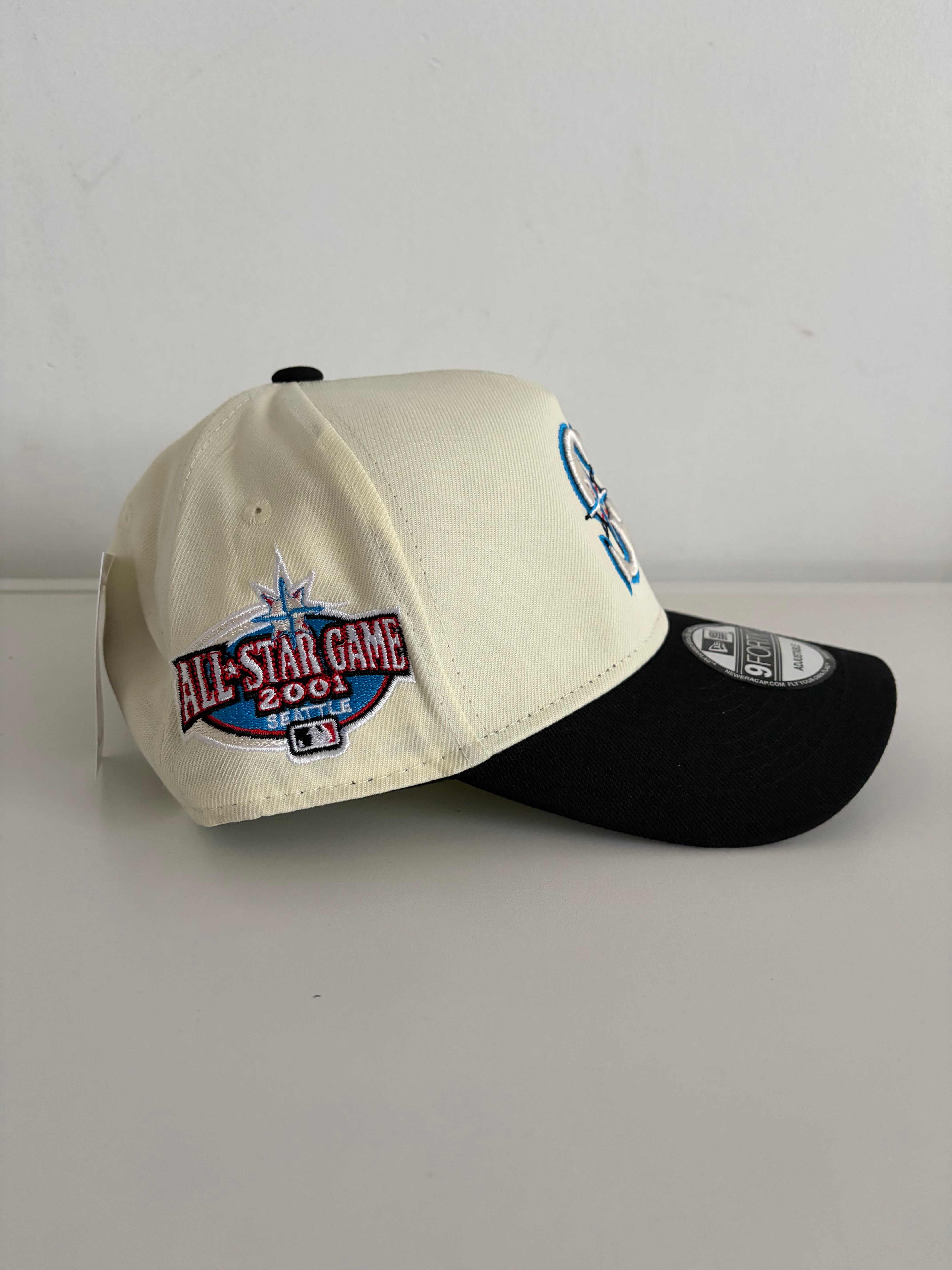 New Era Seattle Mariners 9FORTY Adjustable Cap – Cream/Black w/ 2001 All-Star Game Patch