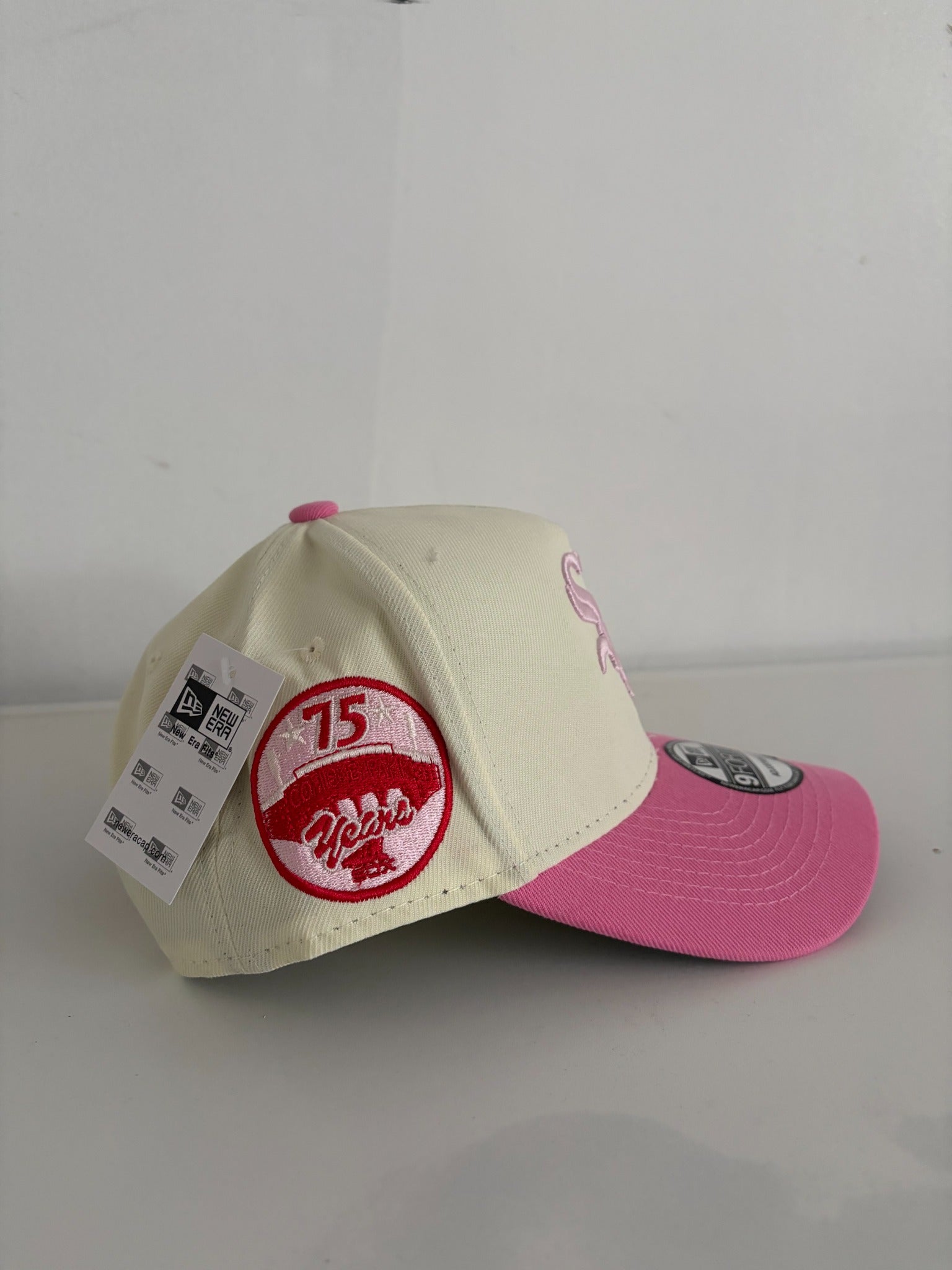 New Era Chicago White Sox 9FORTY Adjustable Cap – Cream/Pink w/ Rose Detail & 75th Anniversary Patch