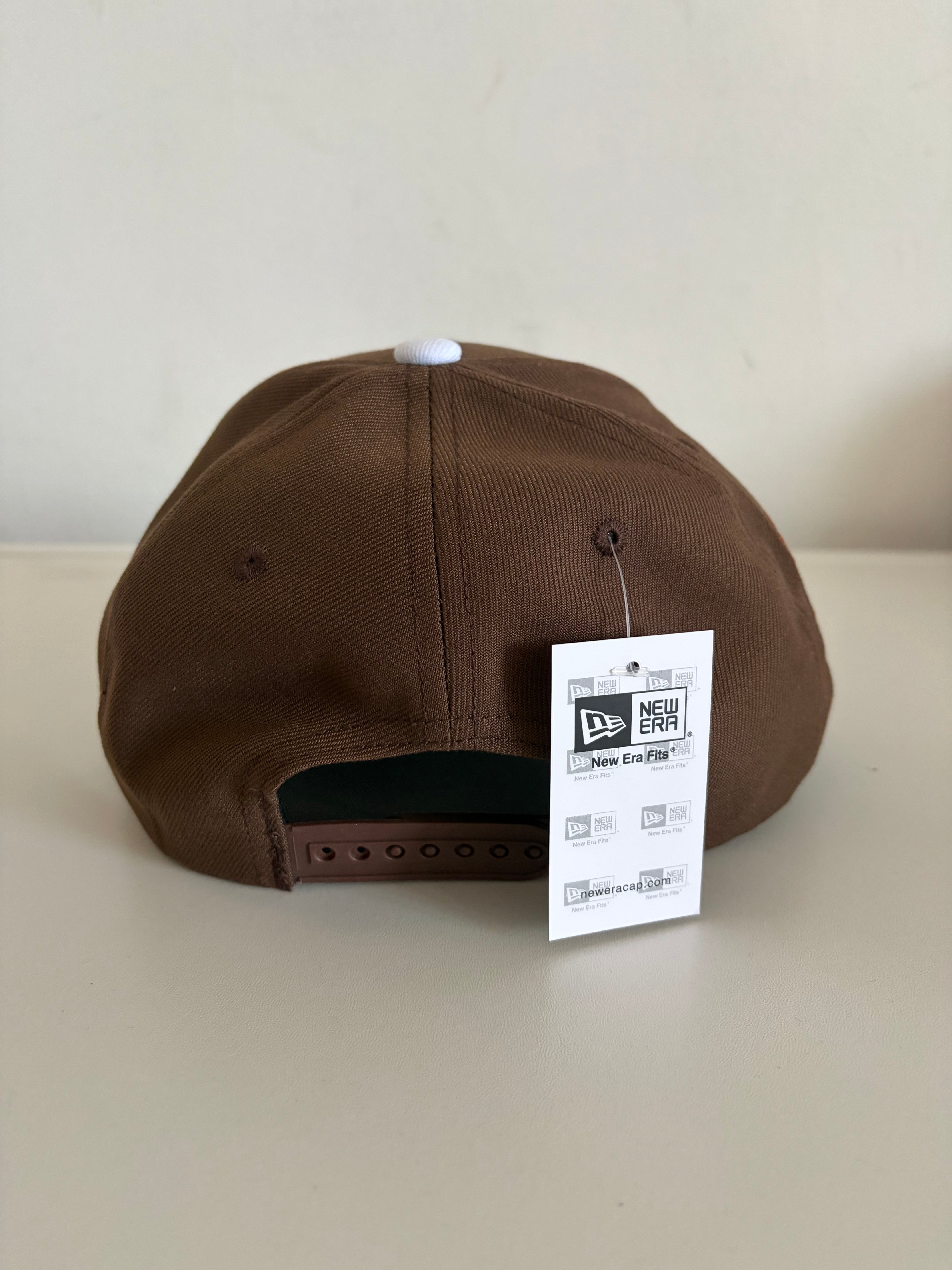 New Era LA Dodgers 9FORTY cap in brown with starburst embroidery, back view