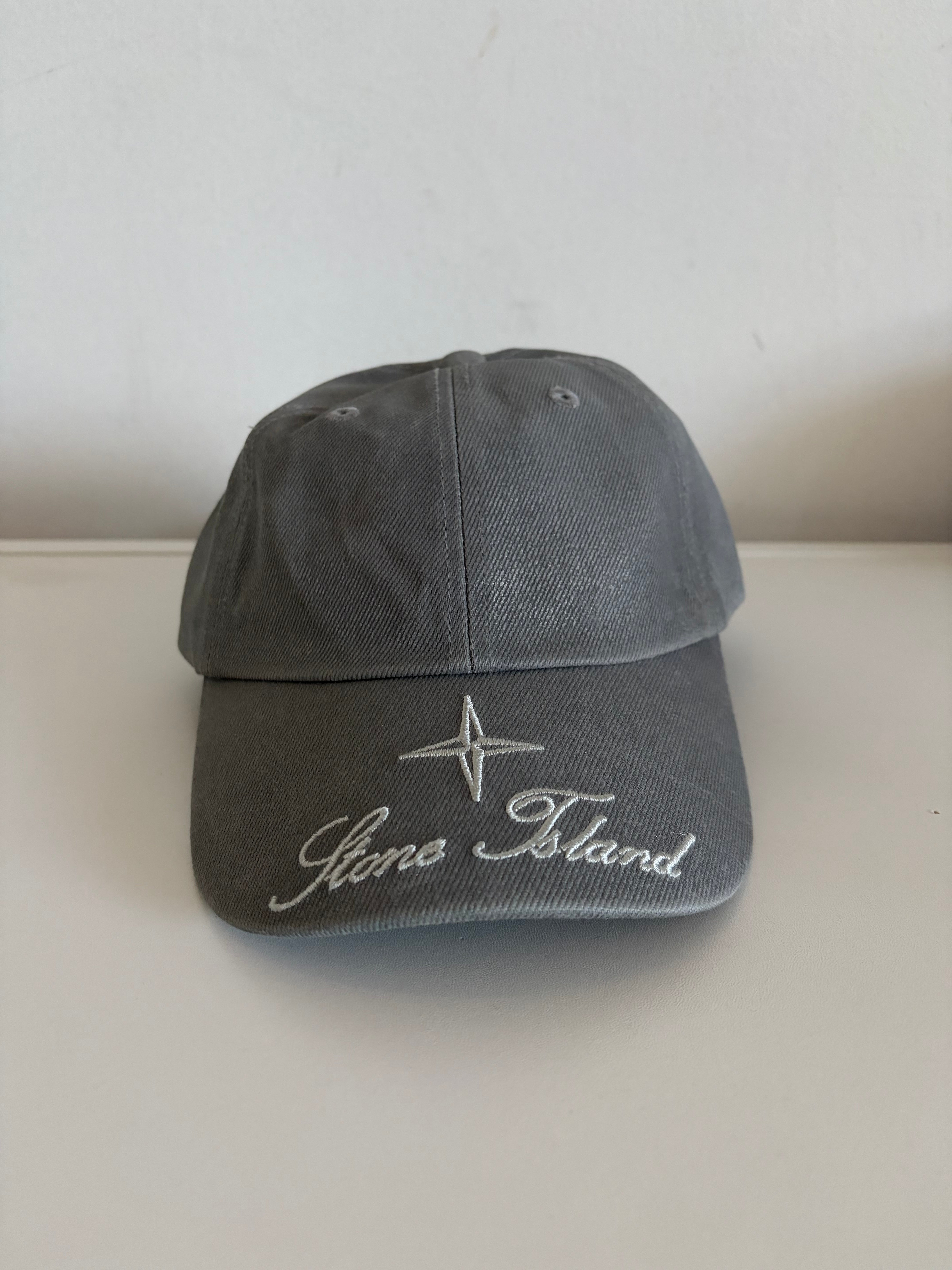 Supreme x GORE-TEX Script Logo Strapback Cap – Grey