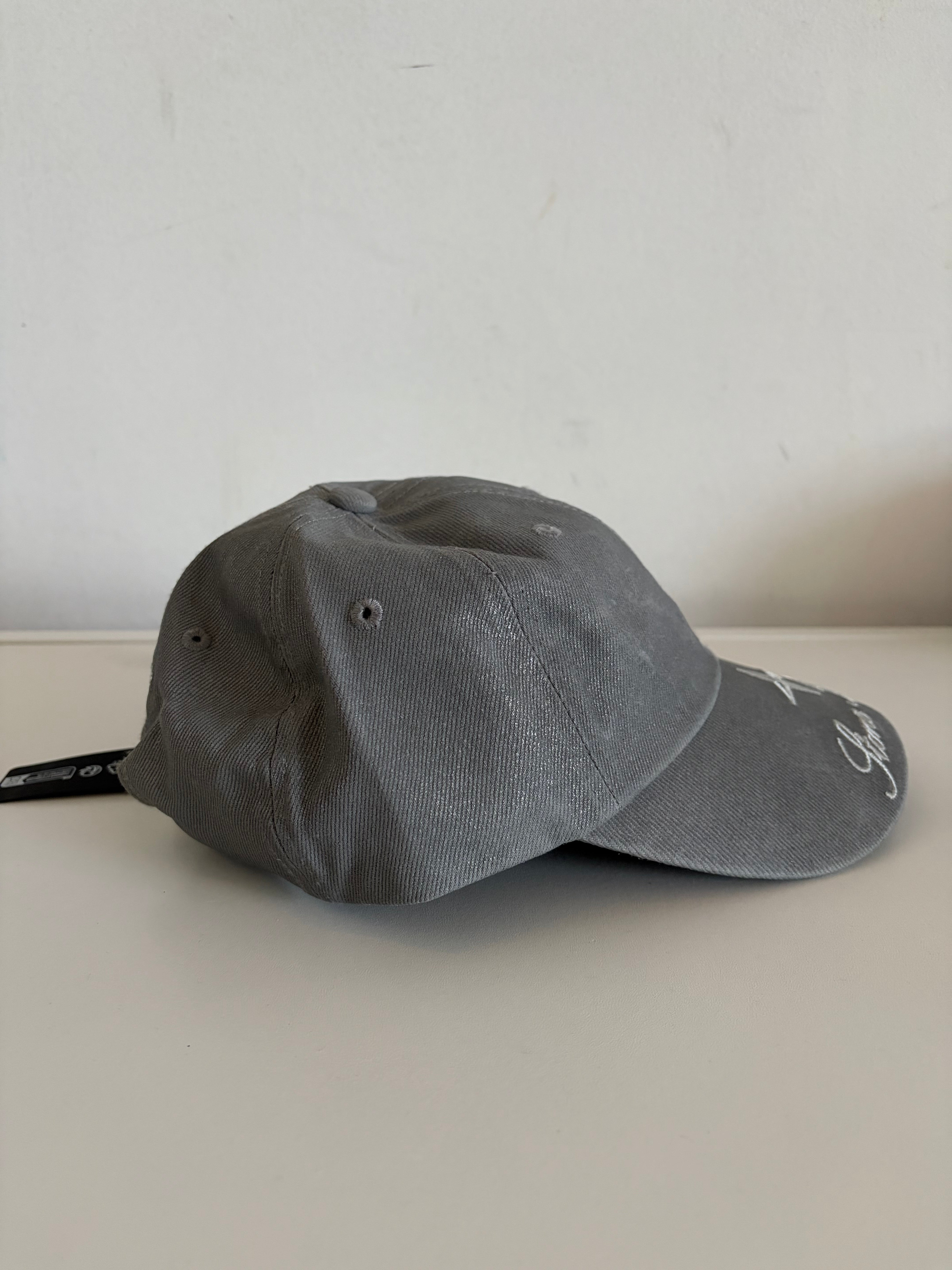 Supreme x GORE-TEX Script Logo Strapback Cap – Grey