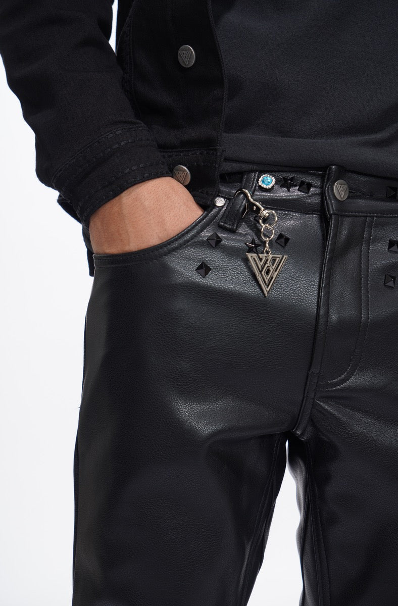 Valabasas "Ion" 33" Stacked Leather Black