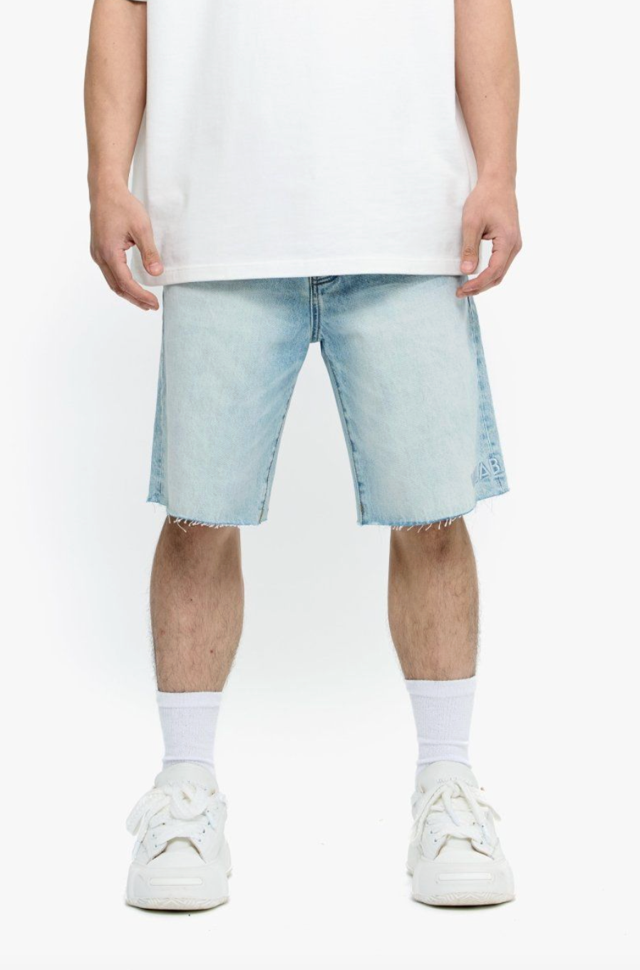 Valabasas "Mr. Shorts" Light Wash