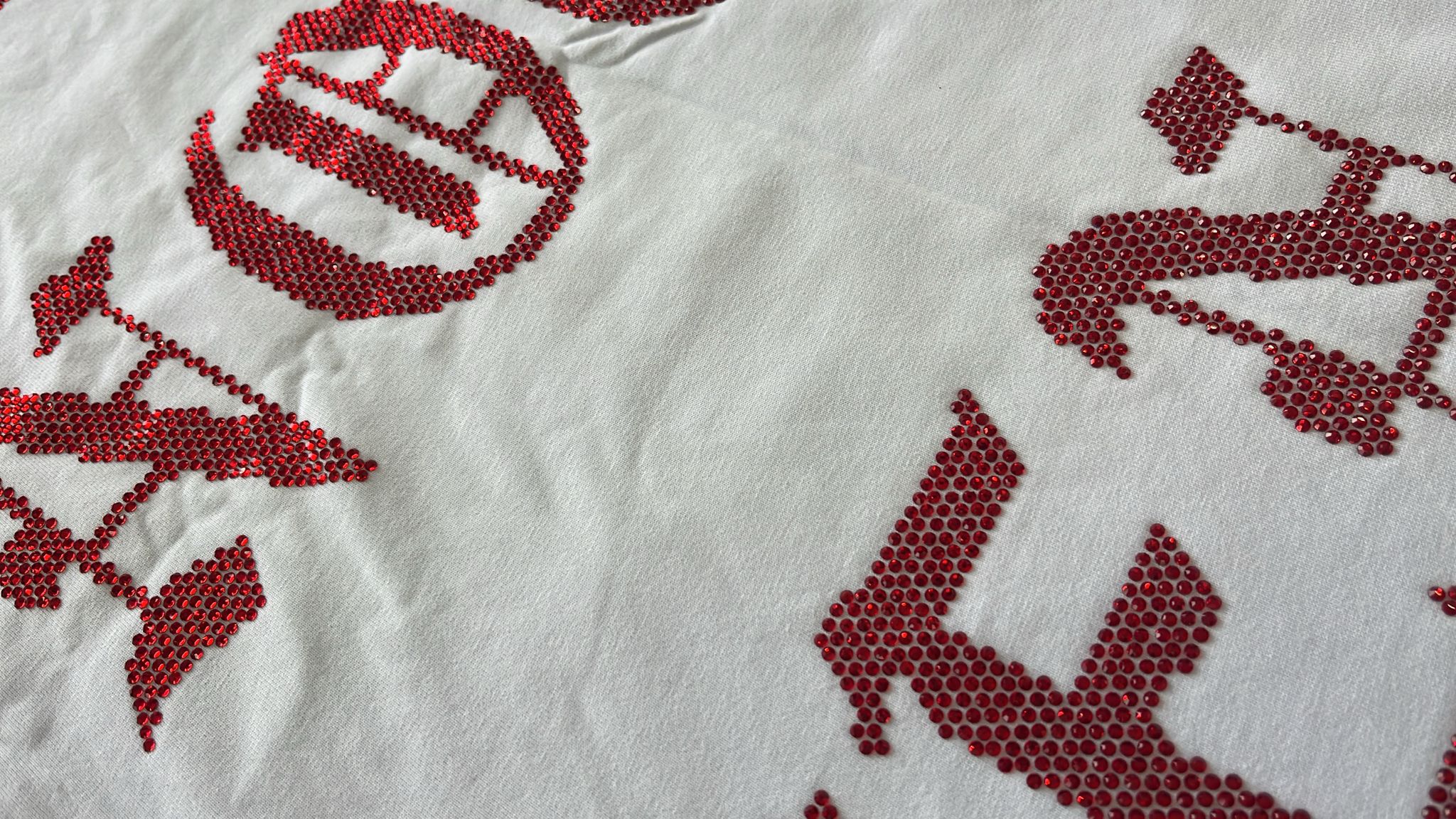 Silnt Chptrs "Honor" Tee White