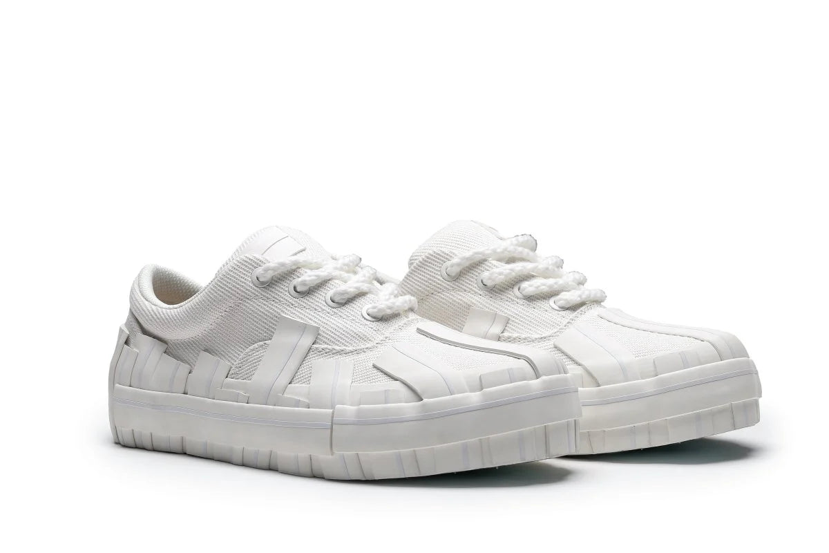 Valabasas "Yuratsu 100 White Shoes